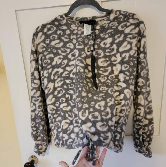 Brushed Fleece Tie-Hem Sweater - Picture 3 of 8